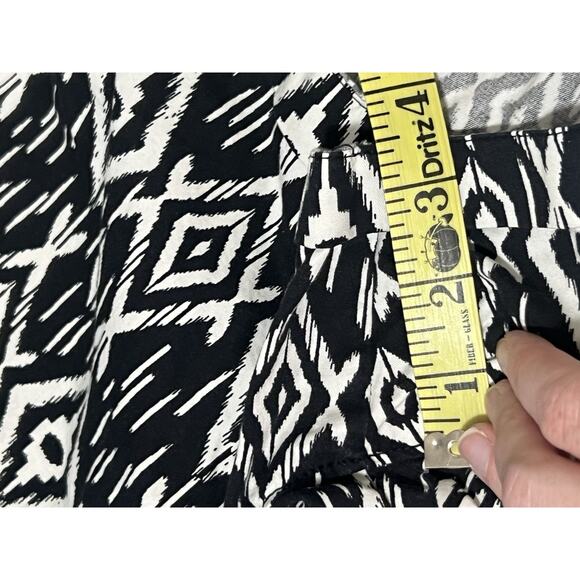 Old Navy Women’s Size 6 White & Black Blackjack” Everyday Shorts 100% Cotton - Picture 9 of 9